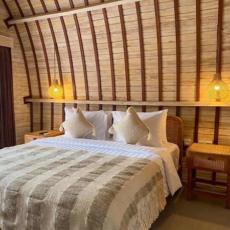 Ratan Uluwatu Hotel And Villas Exterior photo
