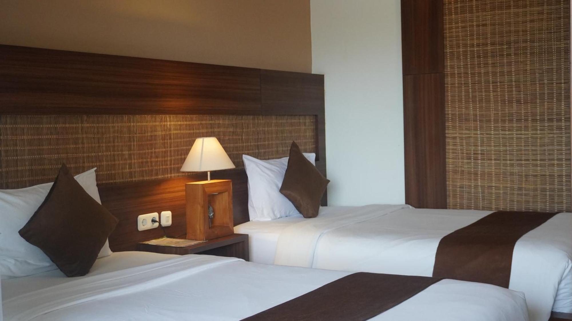 Ratan Uluwatu Hotel And Villas Exterior photo