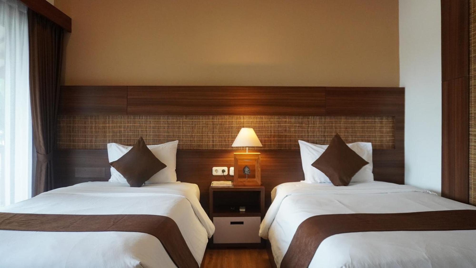 Ratan Uluwatu Hotel And Villas Exterior photo